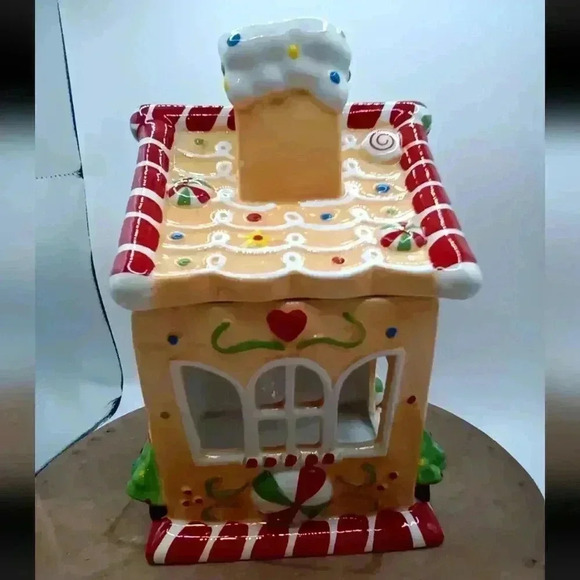 Lori Grenier Glazed Ceramic Gingerbread House Tealight Wax Burner/Tart Warmer. - Picture 2 of 12